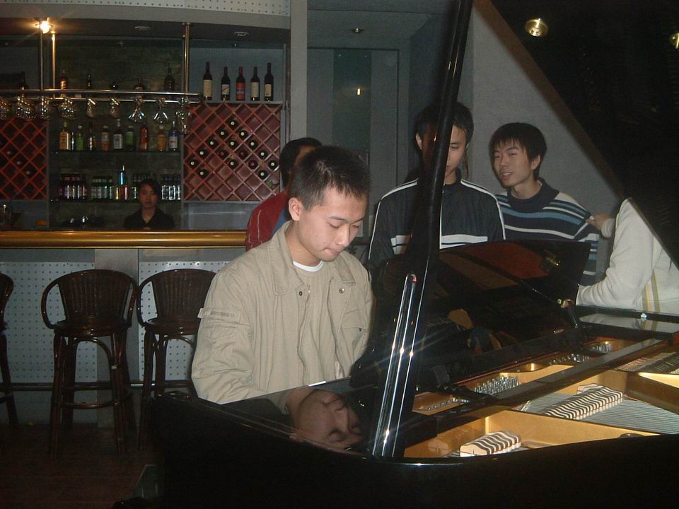 20041192284944444.jpg